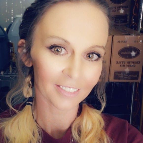 Meet your Posher, April - Picture 1 of 1